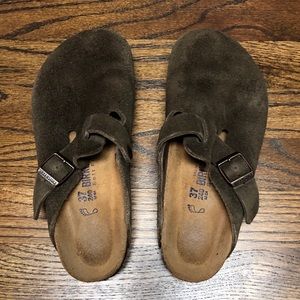 Birkenstock Dark Brown Closed Toe Sandal. Size 37.